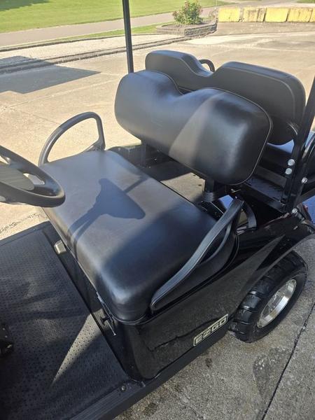 2016 EZGO TXT photo 3