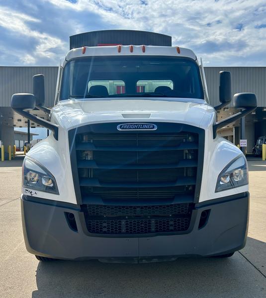2022 Freightliner in Jackson — photo 2