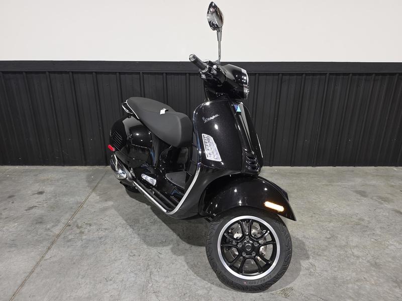 2027 Vespa GTS photo 2