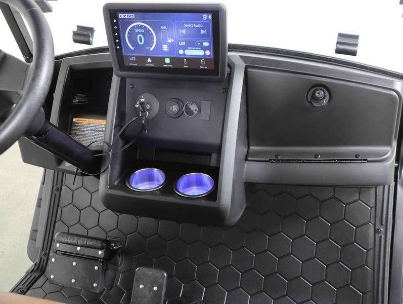2027 EZGO Express photo 7