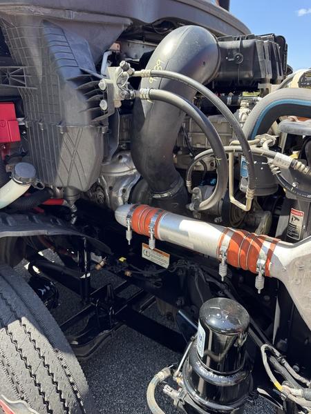 2022 Freightliner Cascadia — photo 4