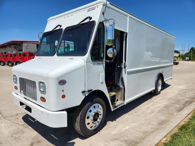 2027 Freightliner in Walton, KY — photo 3