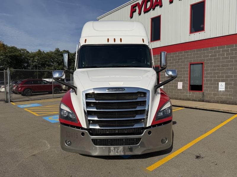 2024 Freightliner Cascadia in Pittsburgh, PA — photo 2