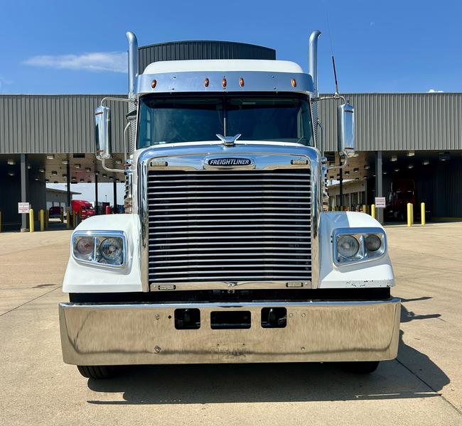 2022 Freightliner 122SD in Jackson — photo 2