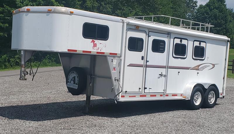 2006 ETS 3 HORSE SLANT GOOSENCK UUU4S5059 | Altmeyer's Trailer Sales