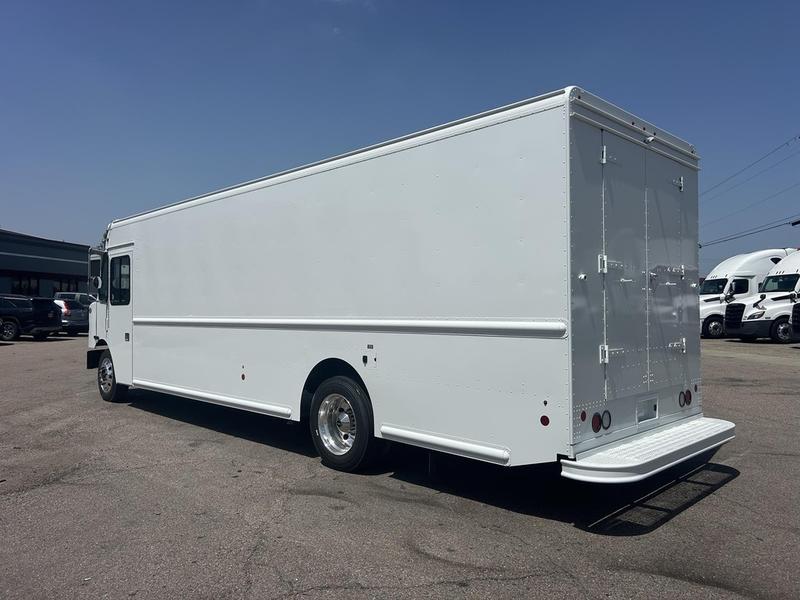 2027 Freightliner in Cincinnati, OH — photo 4
