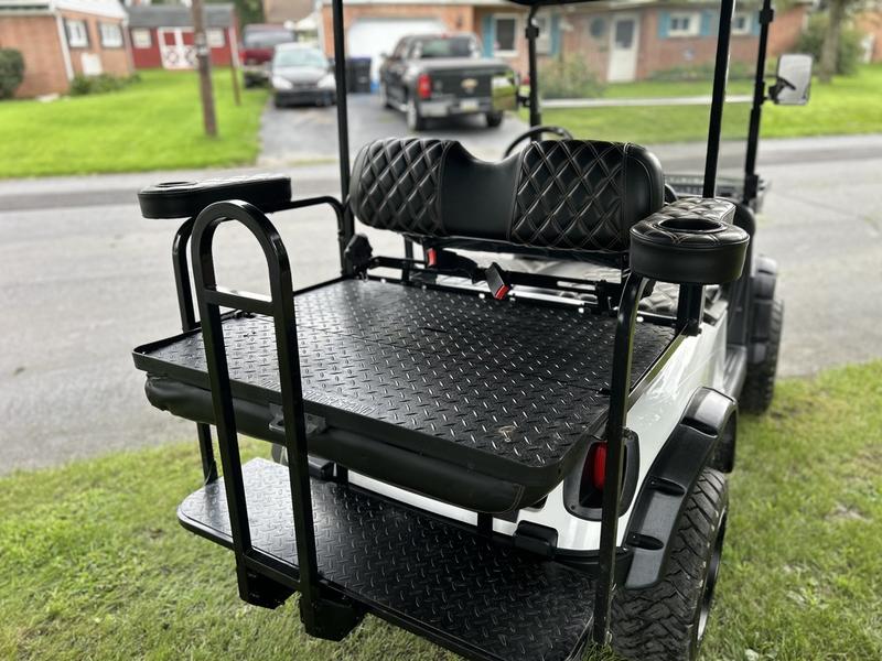 2018 EZGO RXV photo 6