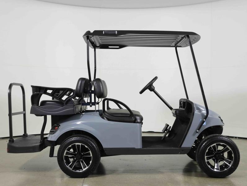 2017 EZGO TXT photo 3
