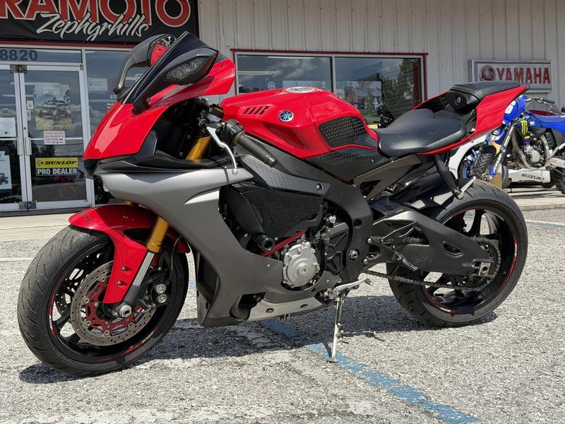 2015 Yamaha YZF-R1 | Moramoto