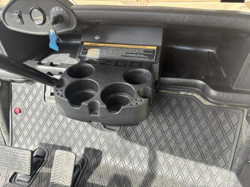 2013 EZGO RXV photo 3