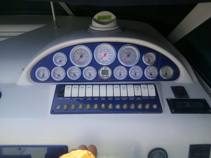 1998 Donzi 3250 Express | Collins Marine