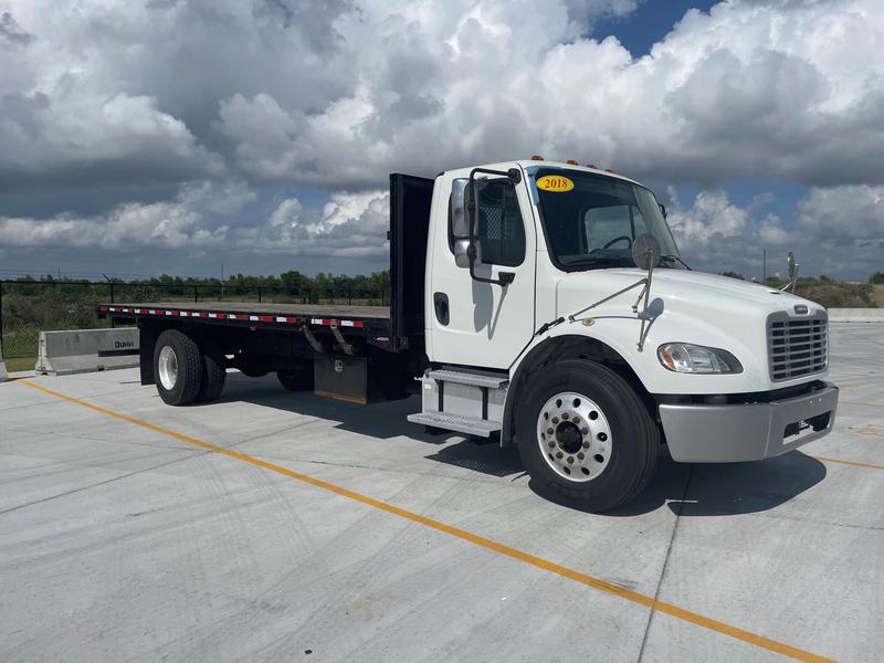 2018 Freightliner M2 106 in St. Rose — photo 2