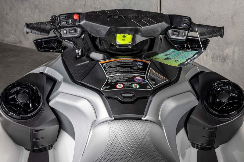 2026 Sea-Doo GTX™ Limited 325 White Pearl Premium | Young