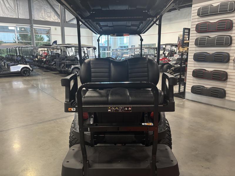 2027 EZGO Express photo 7