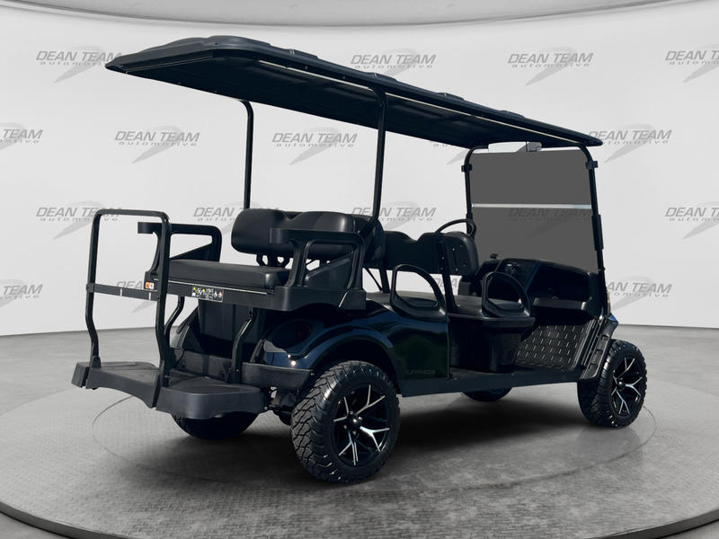 2027 EZGO Express photo 9
