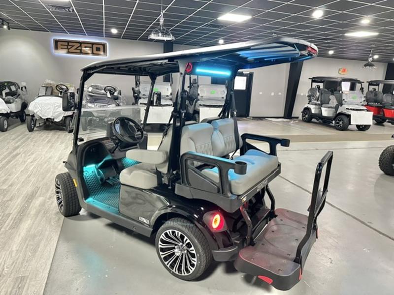 2026 EZGO RXV photo 4