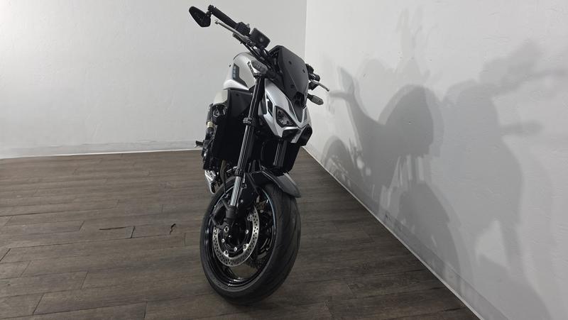 2025 Kawasaki Z900 ABS Galaxy Silver/Metallic Spark Black