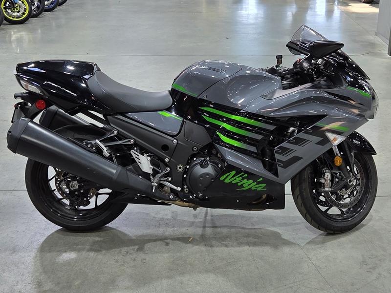 n.SSign 6/14 ARAISE ラキドロ カズタサイン入り 2021 Kawasaki Ninja® ZX™-14R ABS | Mountain Motorsports