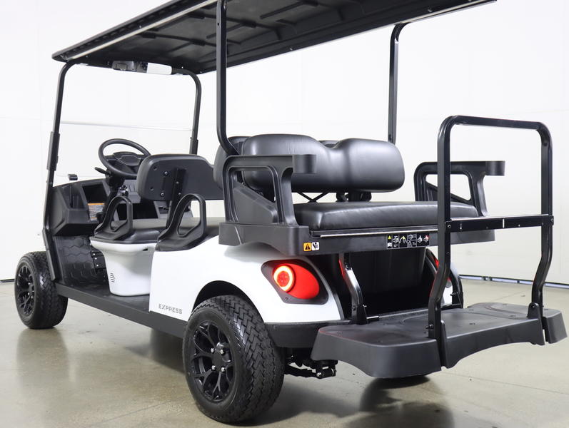 2027 EZGO Express photo 8