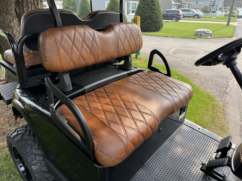 2021 EZGO RXV photo 8