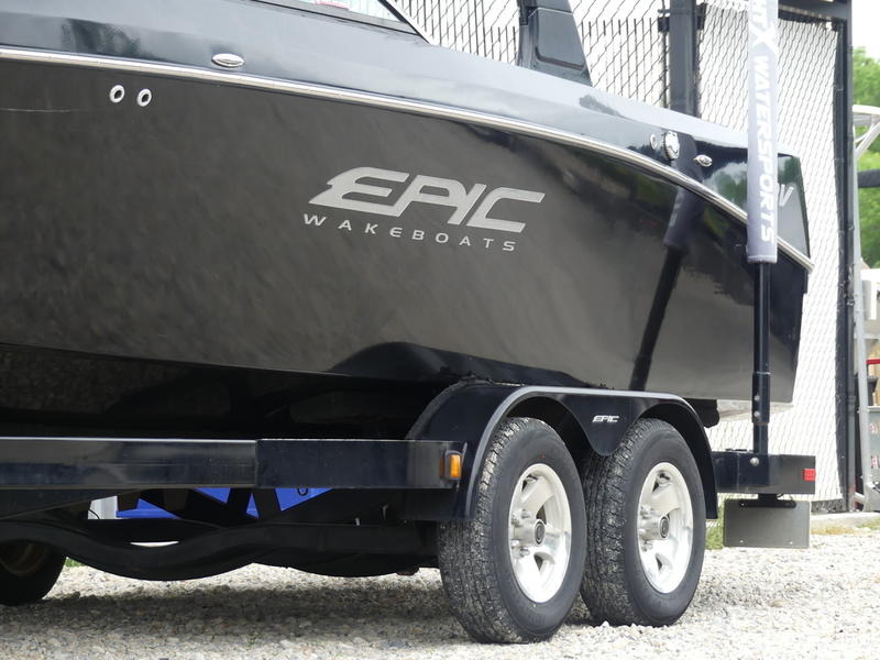 2016 Epic 23V | Boater's World Grand Prairie