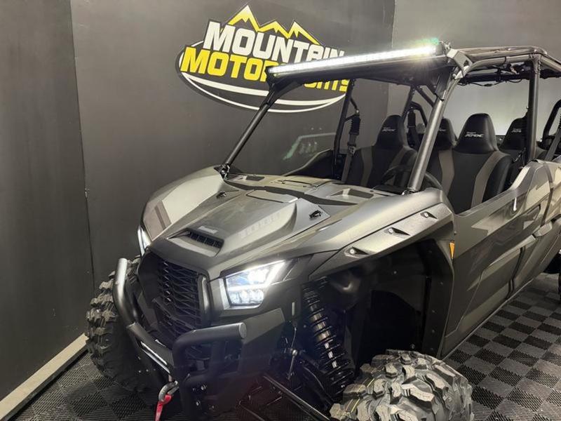 2027 Kawasaki TERYX® KRX4™ 1000 BLACKOUT EDITION | Mountain