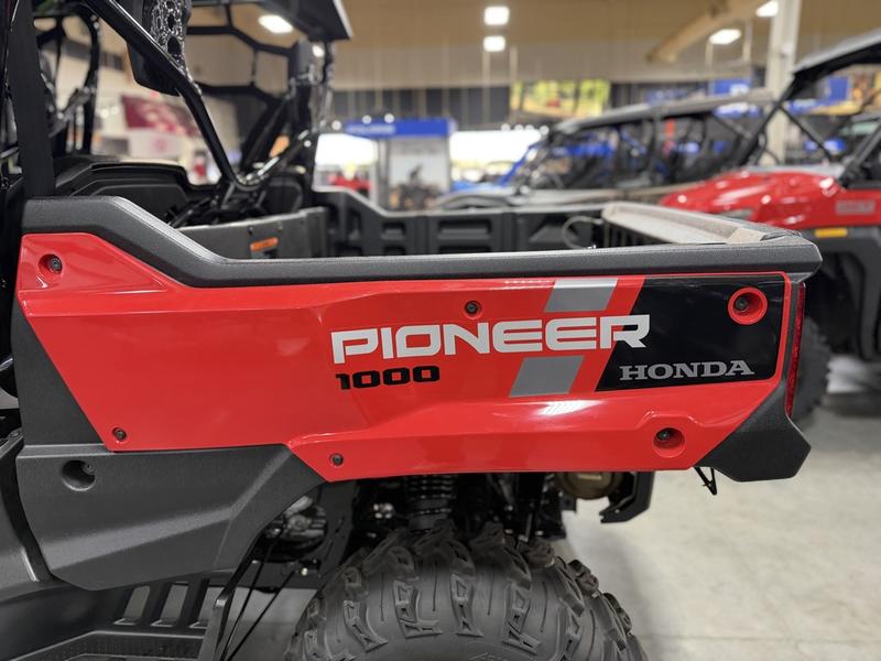 2025 Honda® Pioneer 1000-6 Deluxe Crew | RideNow Goodyear