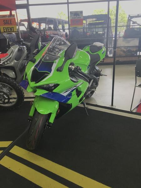 2026 Kawasaki Ninja® ZX™-10R | Iron Horse Motorcycles