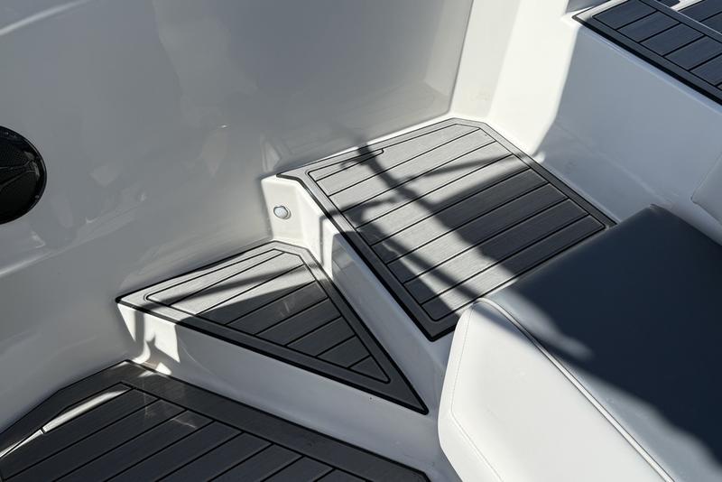 2026 Starcraft SVX 211 | Stevens Marine