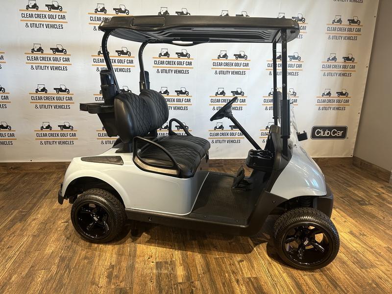 2022 EZGO RXV photo 3