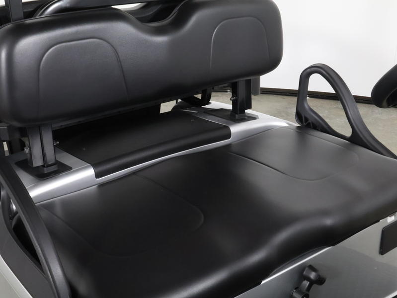 2027 EZGO Valor photo 3