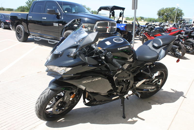 2026 Kawasaki Ninja® ZX™-4R ABS | RideNow Powersports Fort Worth