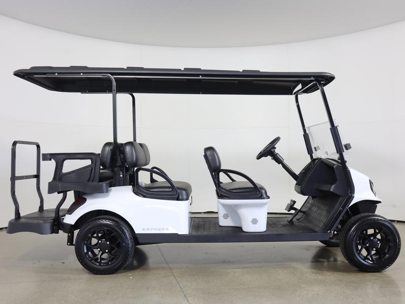 2027 EZGO Express photo 4