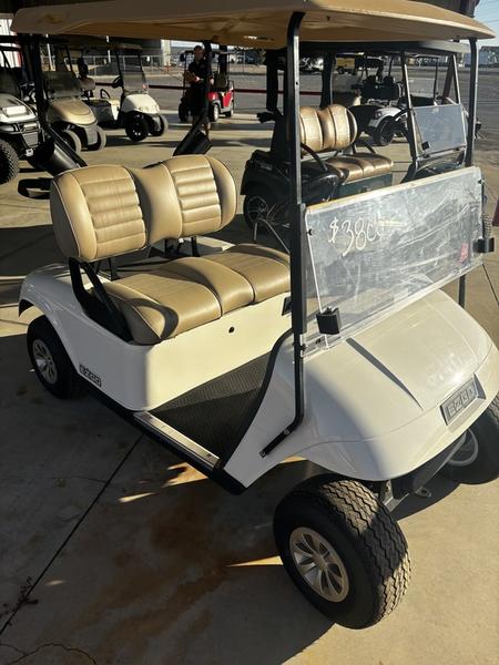 2011 EZGO TXT photo 2