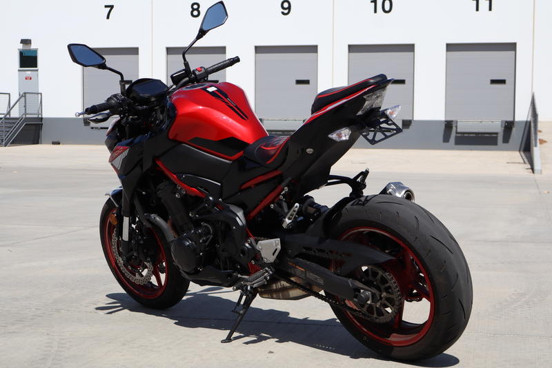 2024 Kawasaki Z900 ABS Metallic Spark Black/Metallic Matte Dark