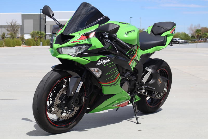 2023 Kawasaki Ninja® ZX™-6R ABS Metallic Matte Graphenesteel Gray